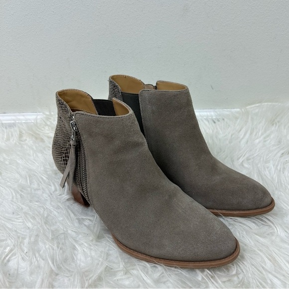 Vionic Shoes - Vionic Anne Bootie Ankle boots suede size: 8.5